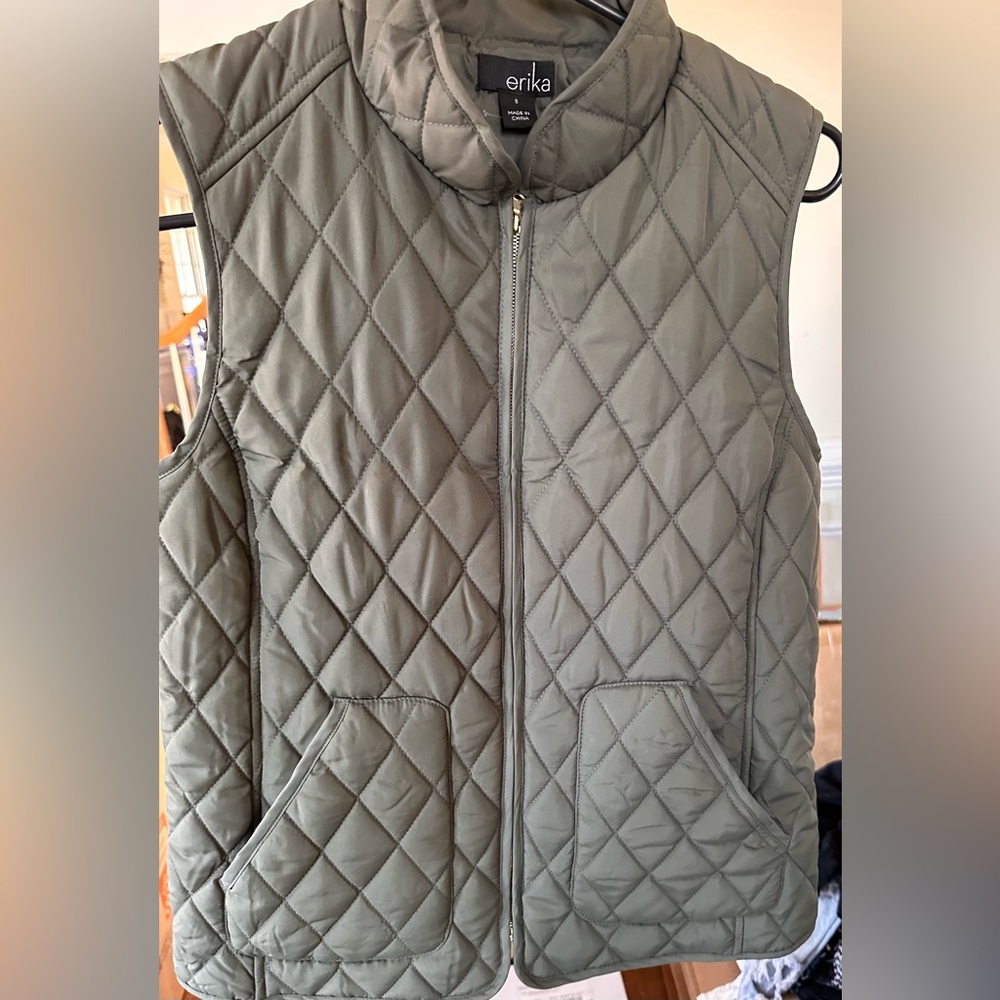 Erika Women’s Thin Puffer Jacket Size Small